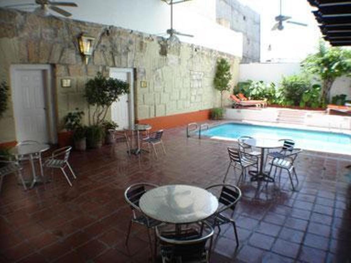Hotel Royalty Monterrey Exteriör bild